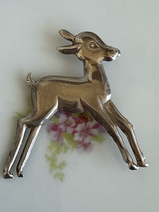 unbranded Jewelry - Vintage 1940's Sterling Silver Fawn Deer Brooch Pin